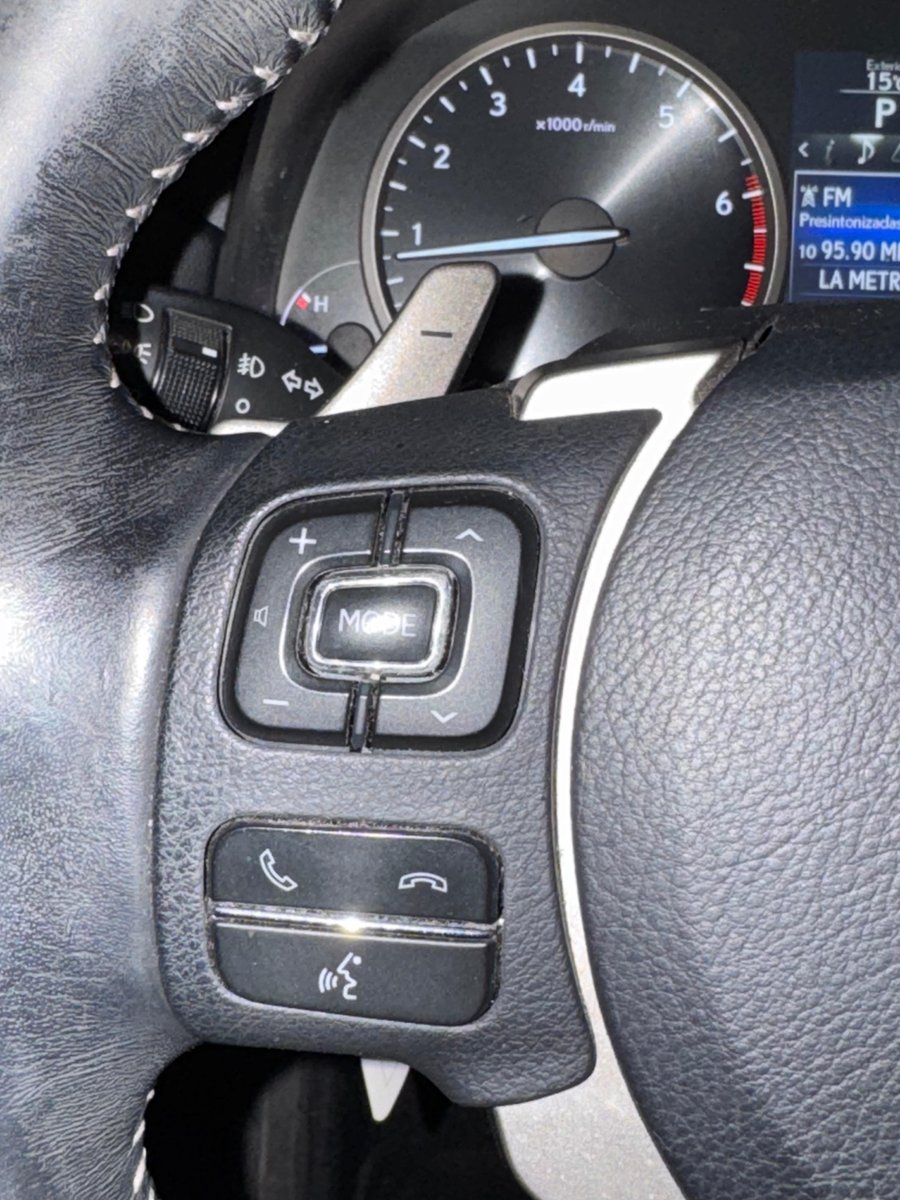 Lexus NX200T 2017 - Imagen 11 de 14