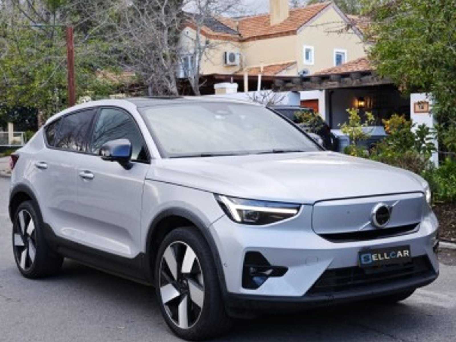 Volvo C40 2024 - Foto 3 de 12