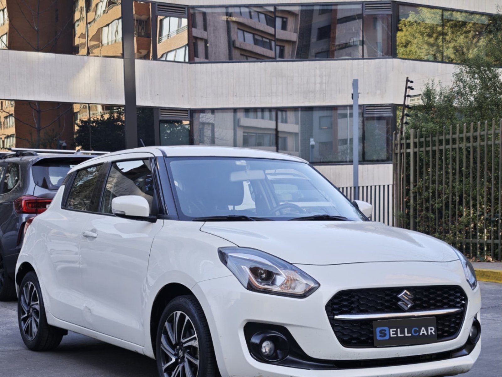 Suzuki SWIFT 2021 - Foto 3 de 11