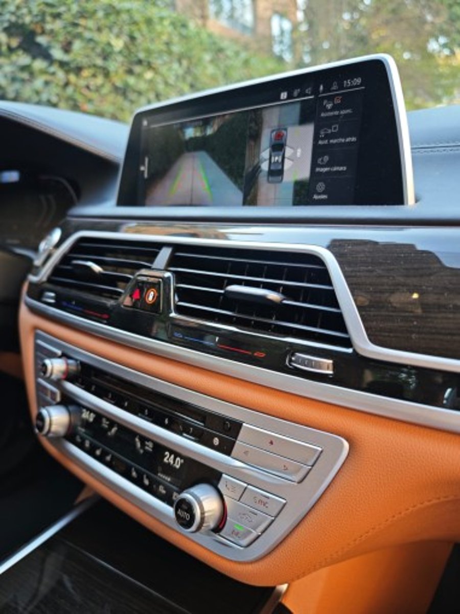 BMW 740i 2022 - Imagen 14 de 16
