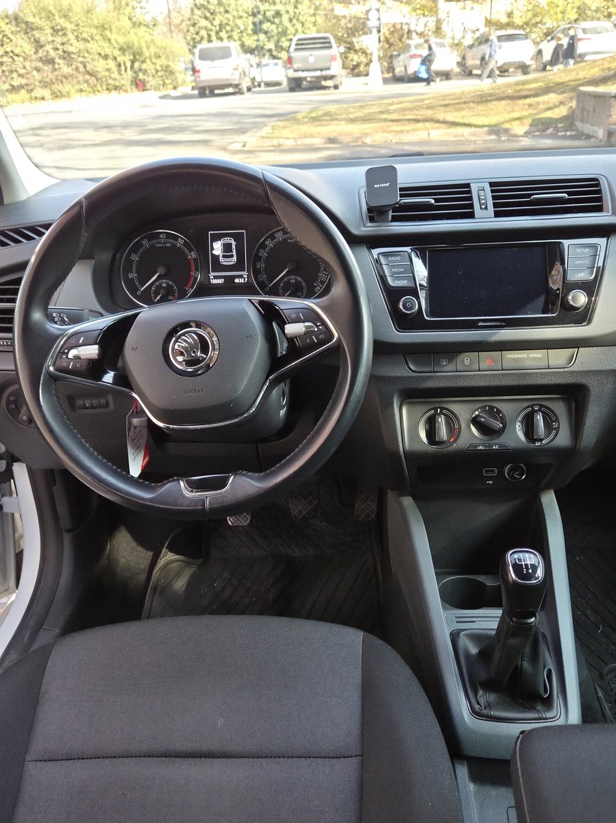 Skoda FABIA 2021 - Imagen 6 de 12