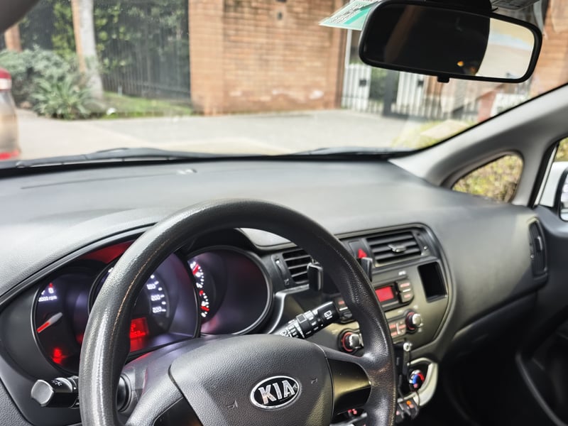 Kia RIO 5 2014 - Imagen 8 de 9