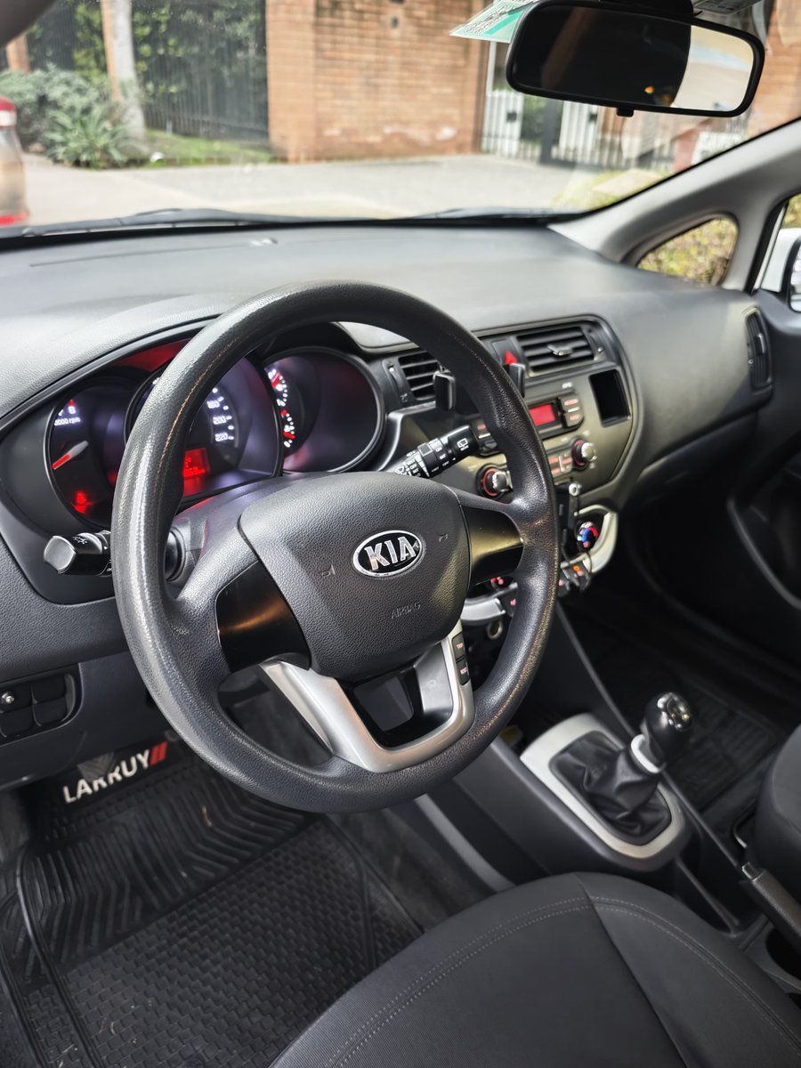 Kia RIO 5 2014 - Imagen 8 de 9