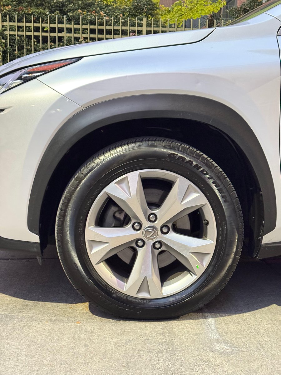 Lexus NX200T 2017 - Imagen 5 de 14