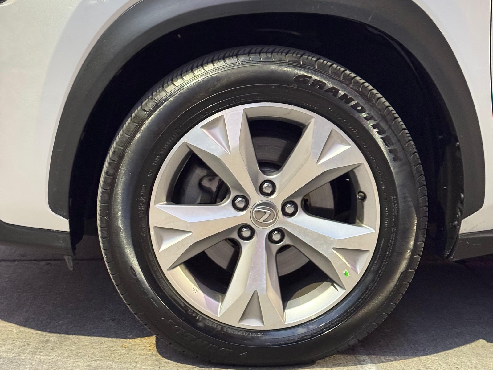 Lexus NX200T 2017 - Foto 5 de 14
