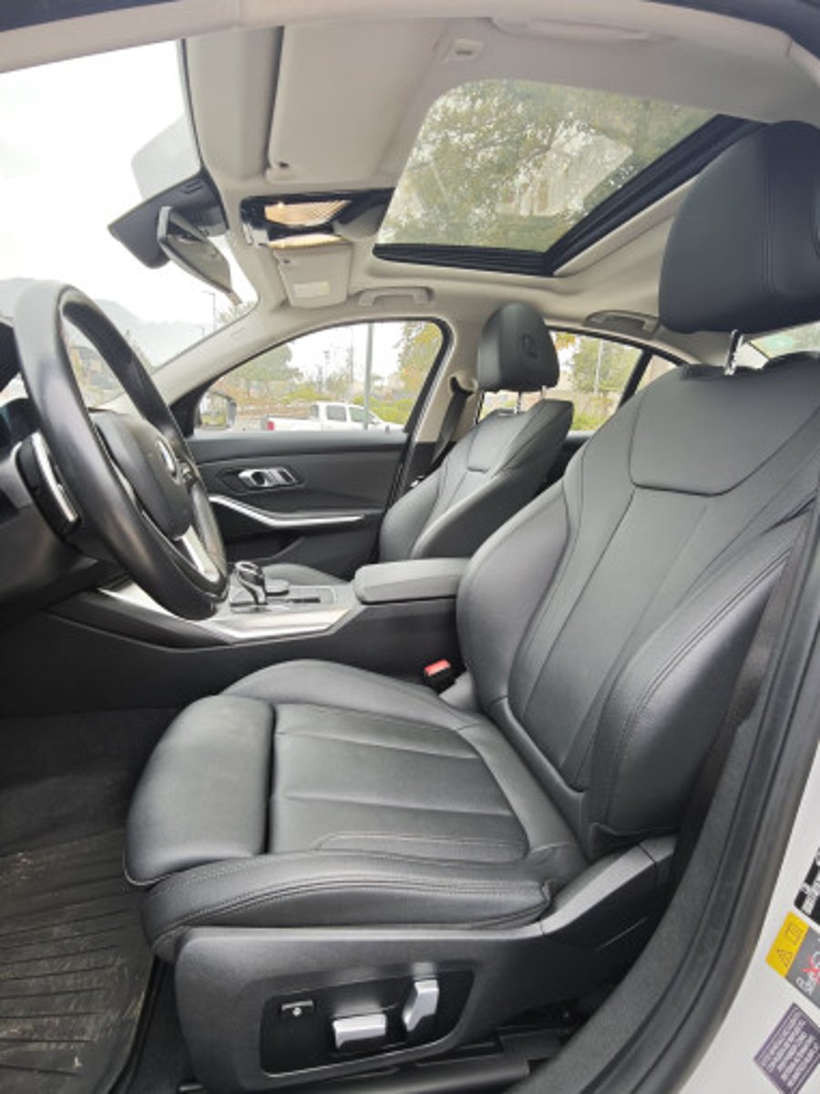 BMW 330E 2021 - Imagen 15 de 18