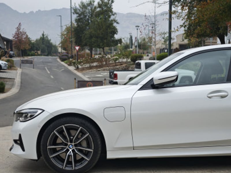 BMW 330E 2021 - Imagen 17 de 18