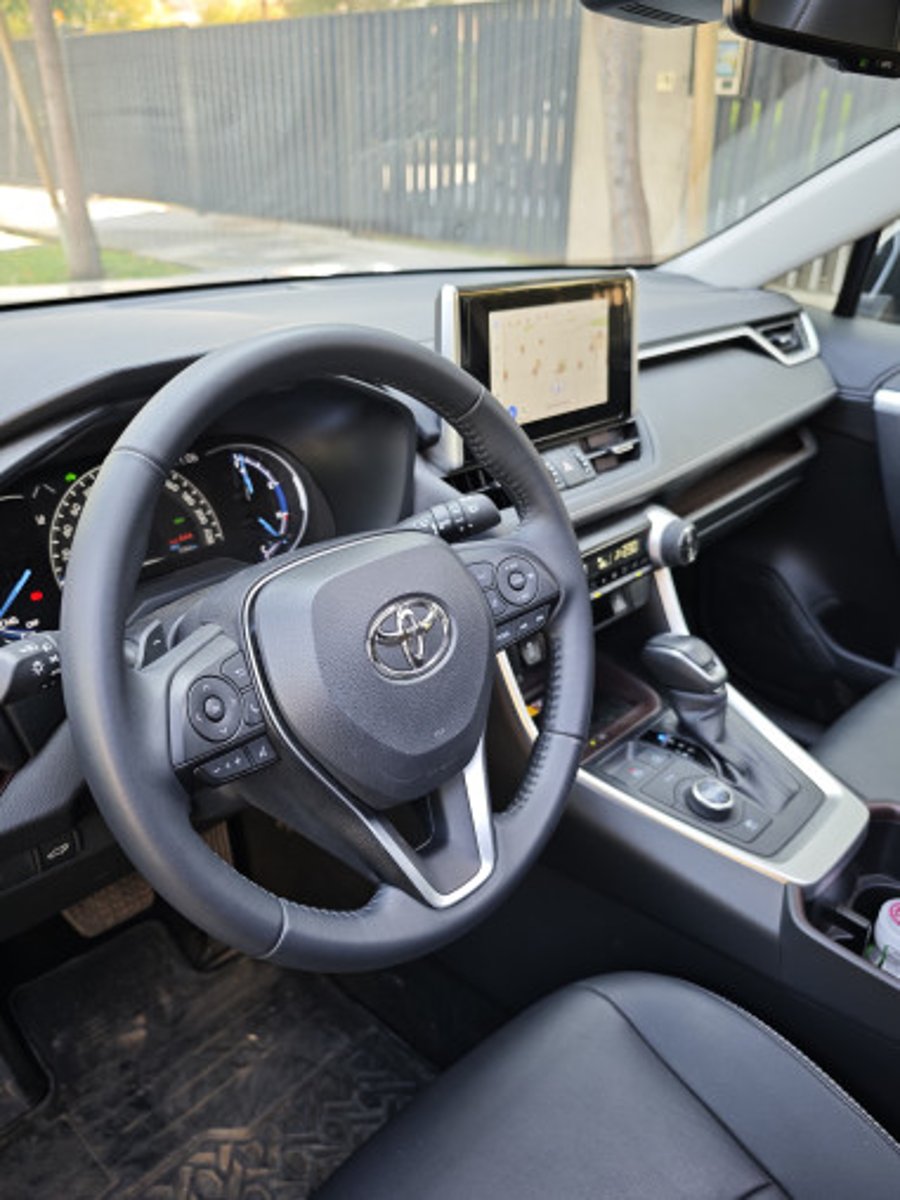 Toyota RAV4 2025 - Imagen 6 de 14