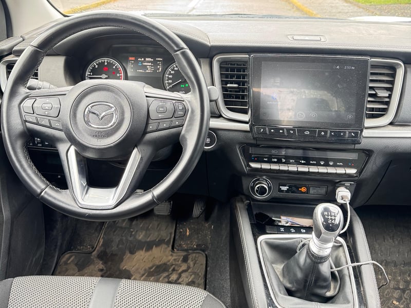Mazda BT-50 2023 - Imagen 12 de 14