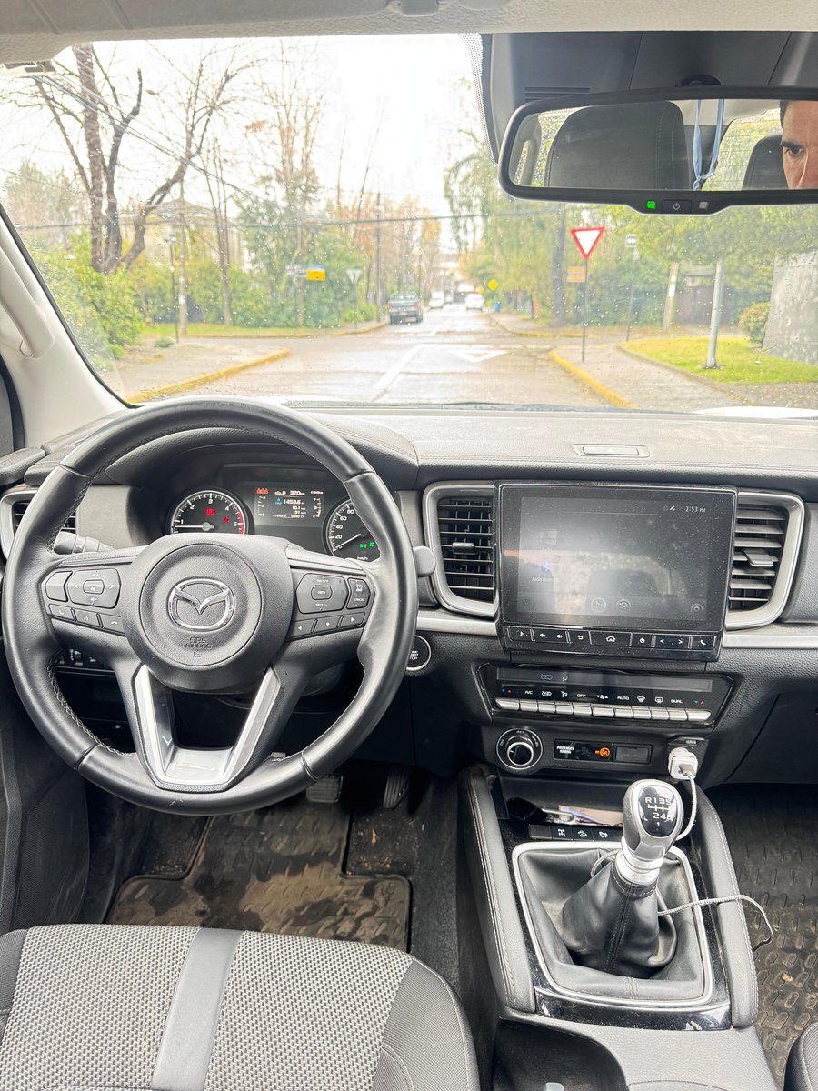 Mazda BT-50 2023 - Imagen 12 de 14