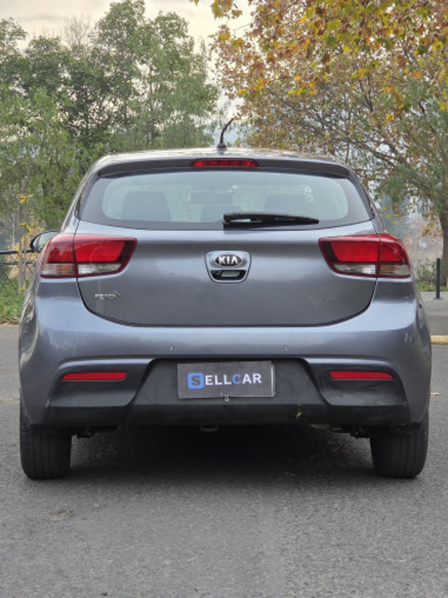 Kia Rio 5 2019 - Imagen 5 de 15