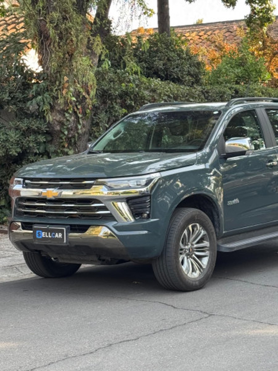 Chevrolet COLORADO 2024 - Imagen 3 de 12