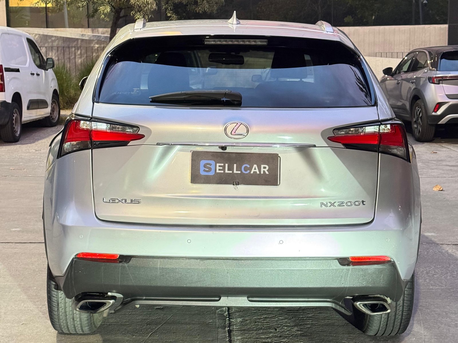 Lexus NX200T 2017 - Foto 4 de 14