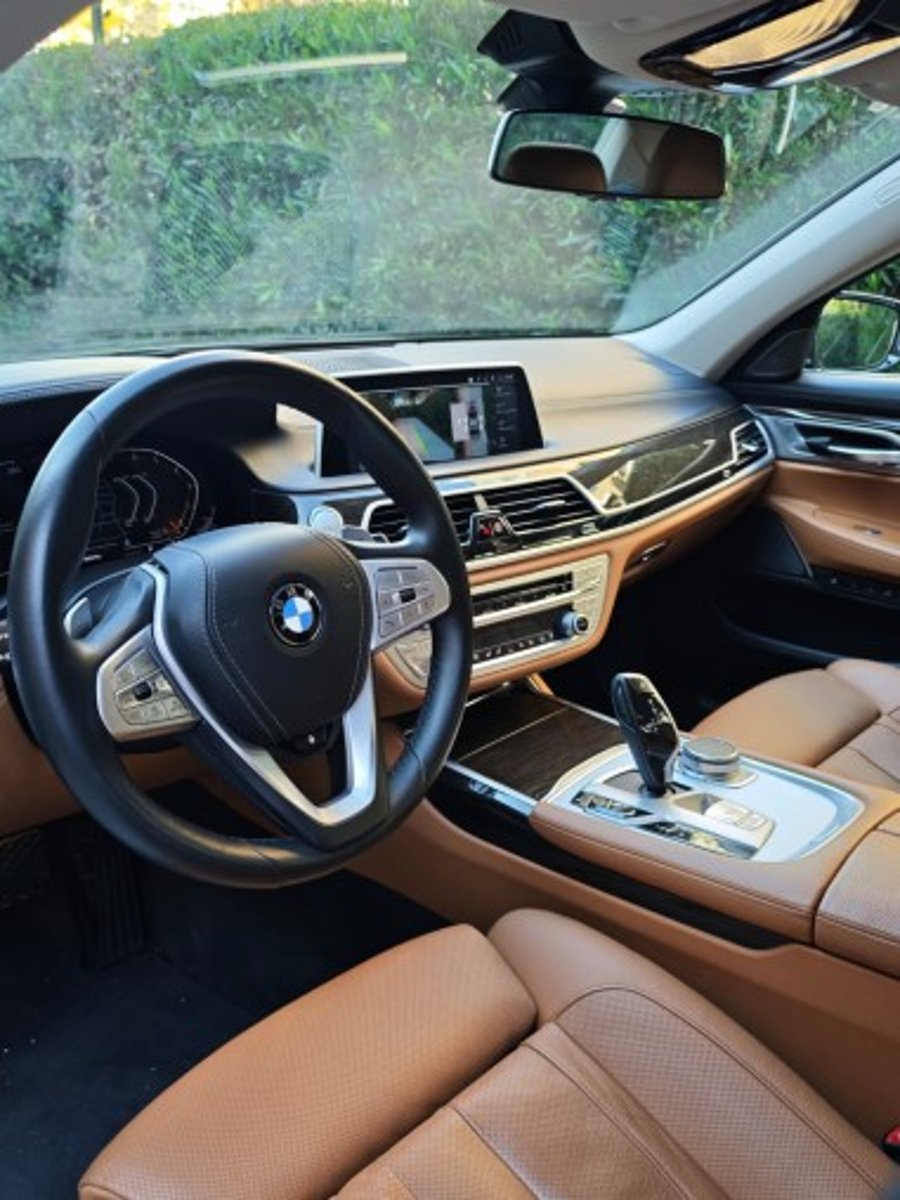 BMW 740i 2022 - Imagen 7 de 16