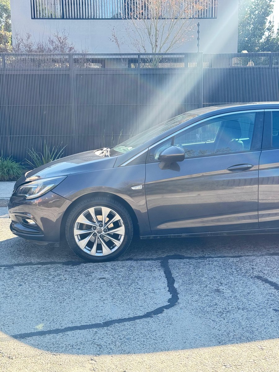 Opel ASTRA 2017 - Imagen 4 de 11