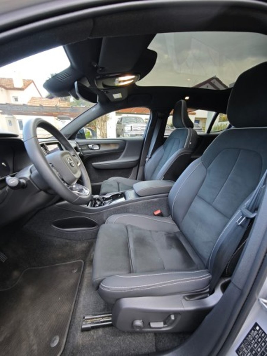 Volvo C40 2024 - Imagen 8 de 12