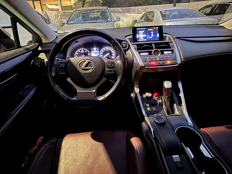 Lexus NX200T 2017 - Imagen 10 de 14