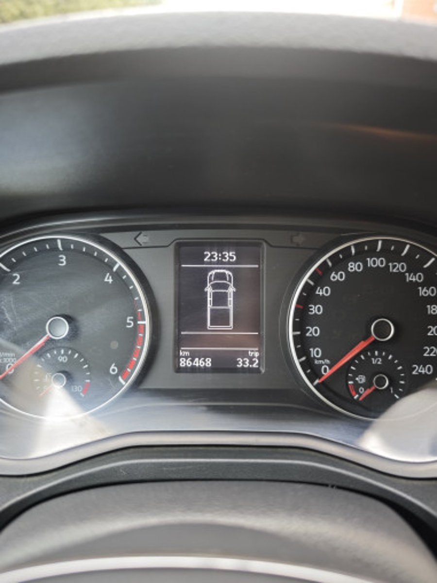 Volkswagen AMAROK TRENDLINE 4X4 2023 - Imagen 11 de 13