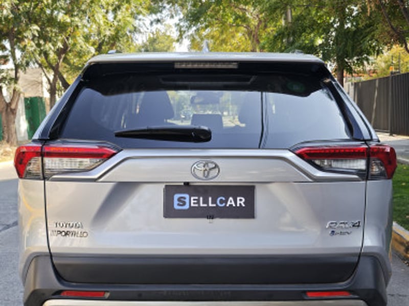 Toyota RAV4 2025 - Imagen 4 de 14