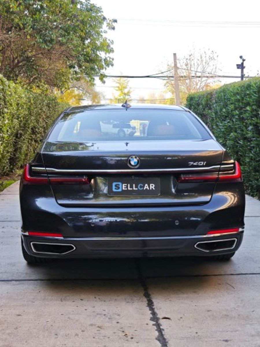 BMW 740i 2022 - Imagen 6 de 16