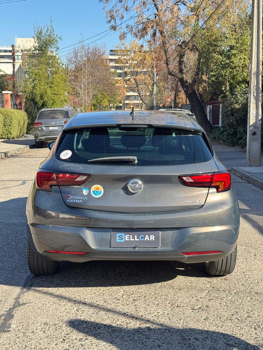 Opel ASTRA 2017 - Imagen 5 de 11