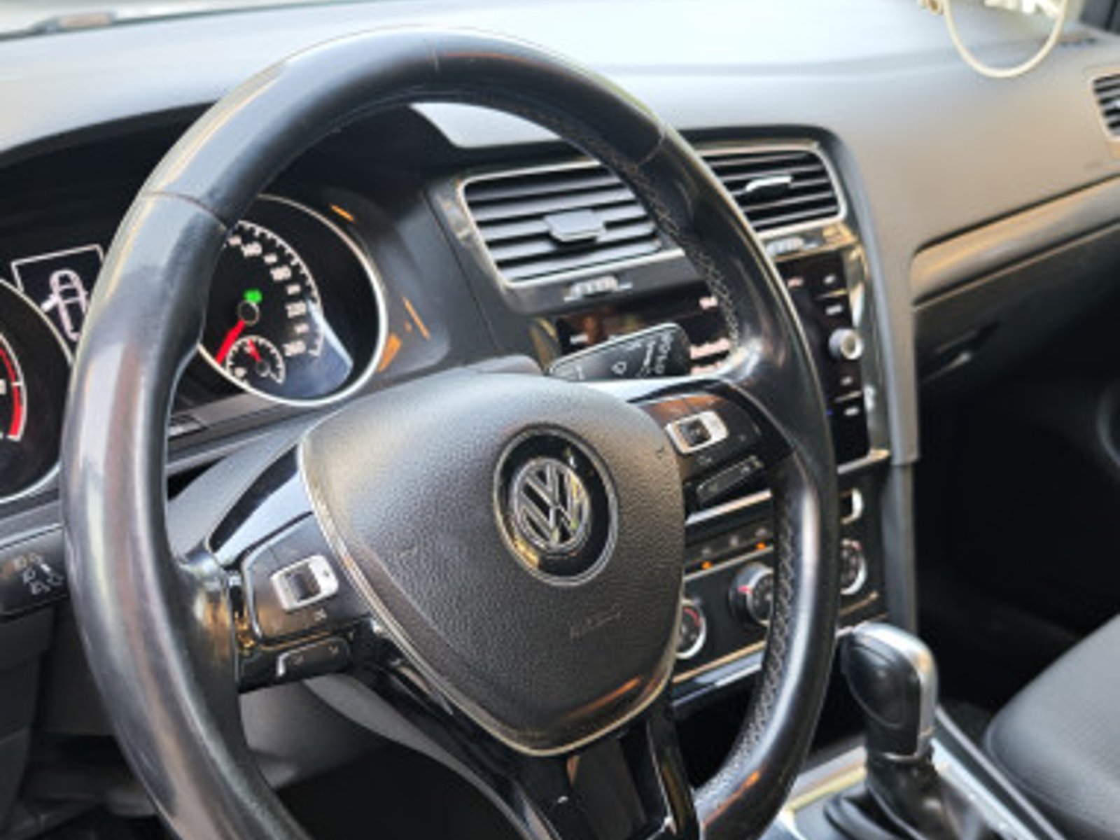Volkswagen Golf 218 - Foto 5 de 11