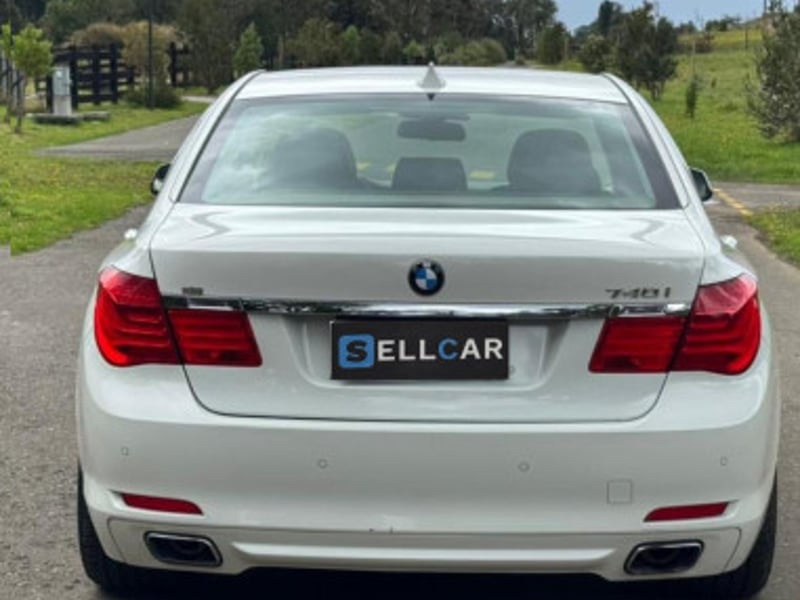 BMW 740I 2010 - Imagen 9 de 20