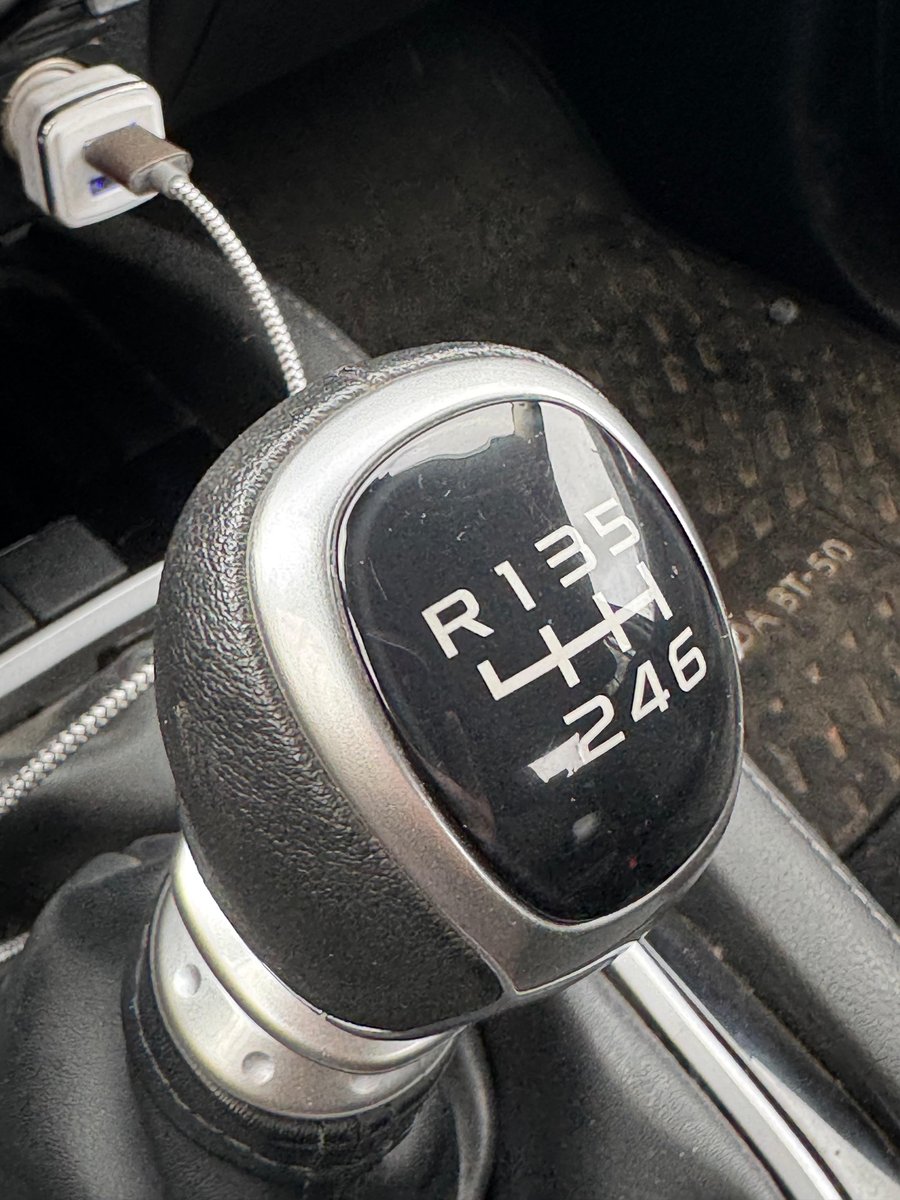 Mazda BT-50 2023 - Imagen 13 de 14