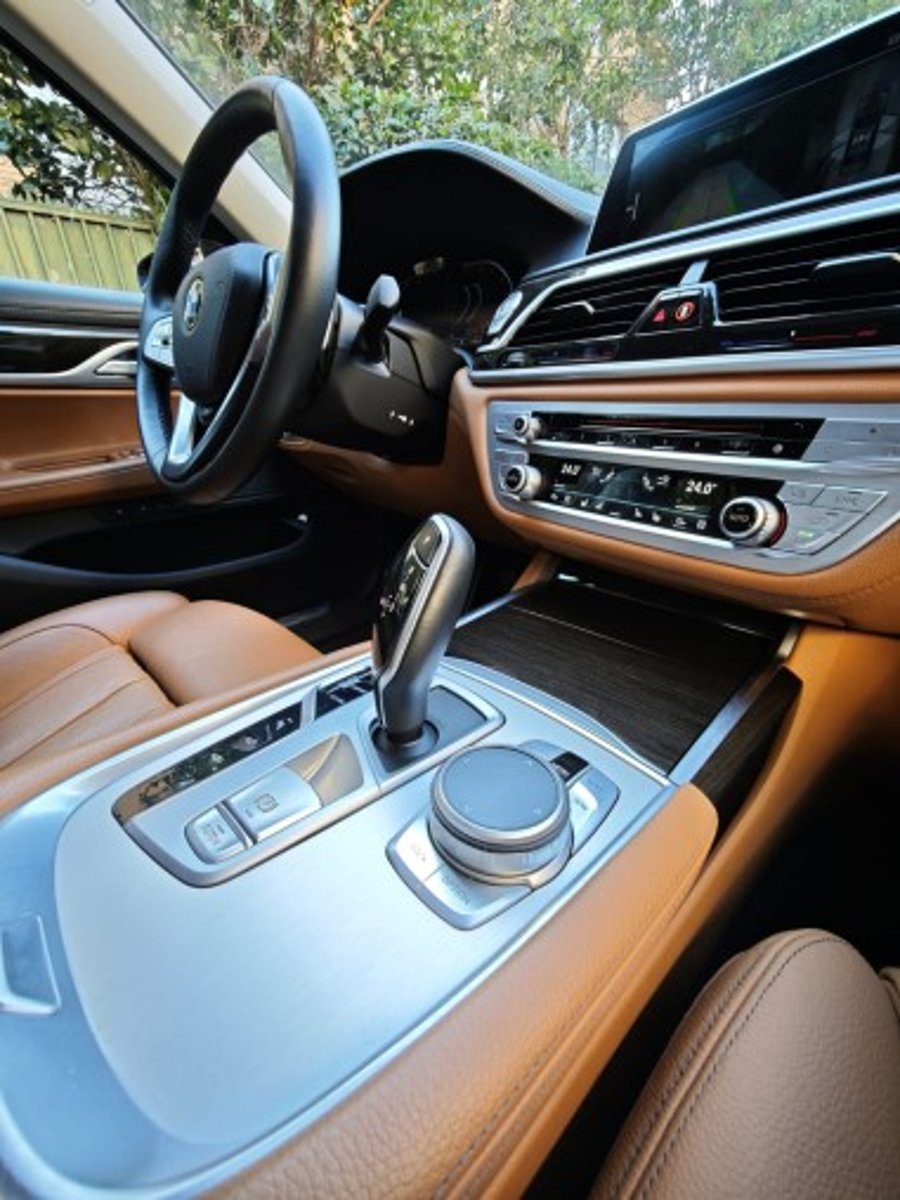 BMW 740i 2022 - Imagen 10 de 16