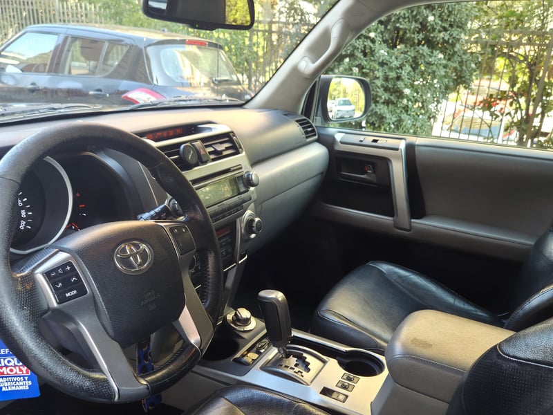 Toyota 4RUNNER 2012 - Imagen 10 de 17