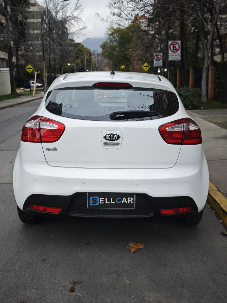 Kia RIO 5 2014 - Imagen 4 de 9