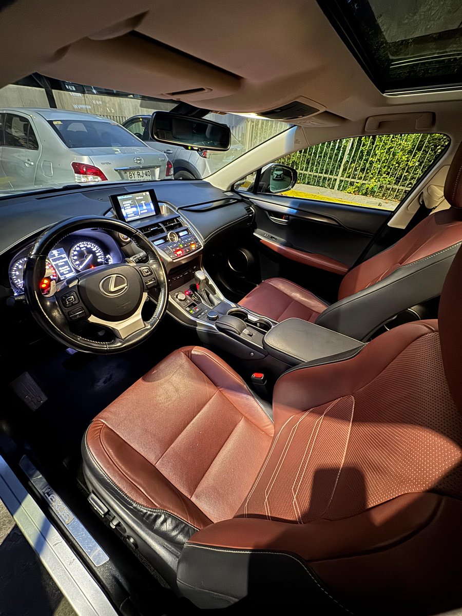 Lexus NX200T 2017 - Imagen 6 de 14