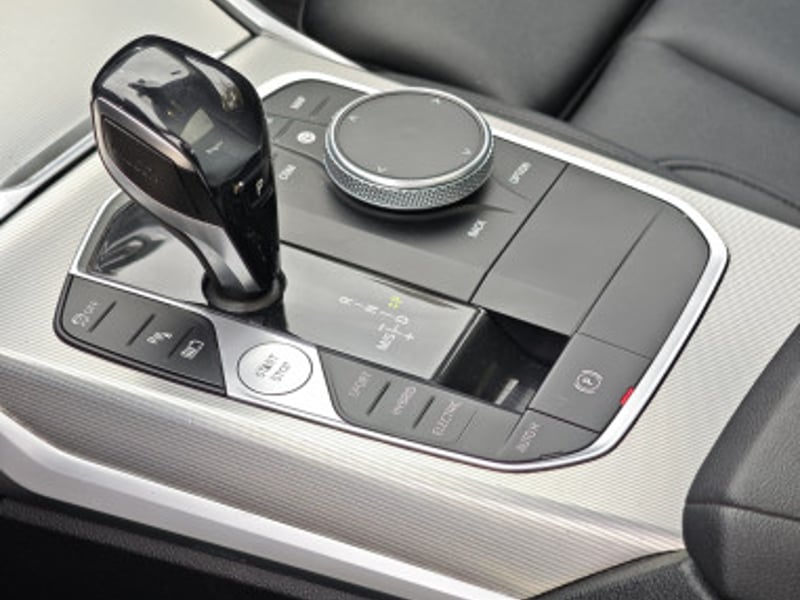 BMW 330E 2021 - Imagen 13 de 18