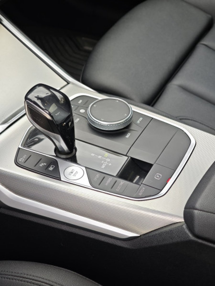 BMW 330E 2021 - Imagen 13 de 18