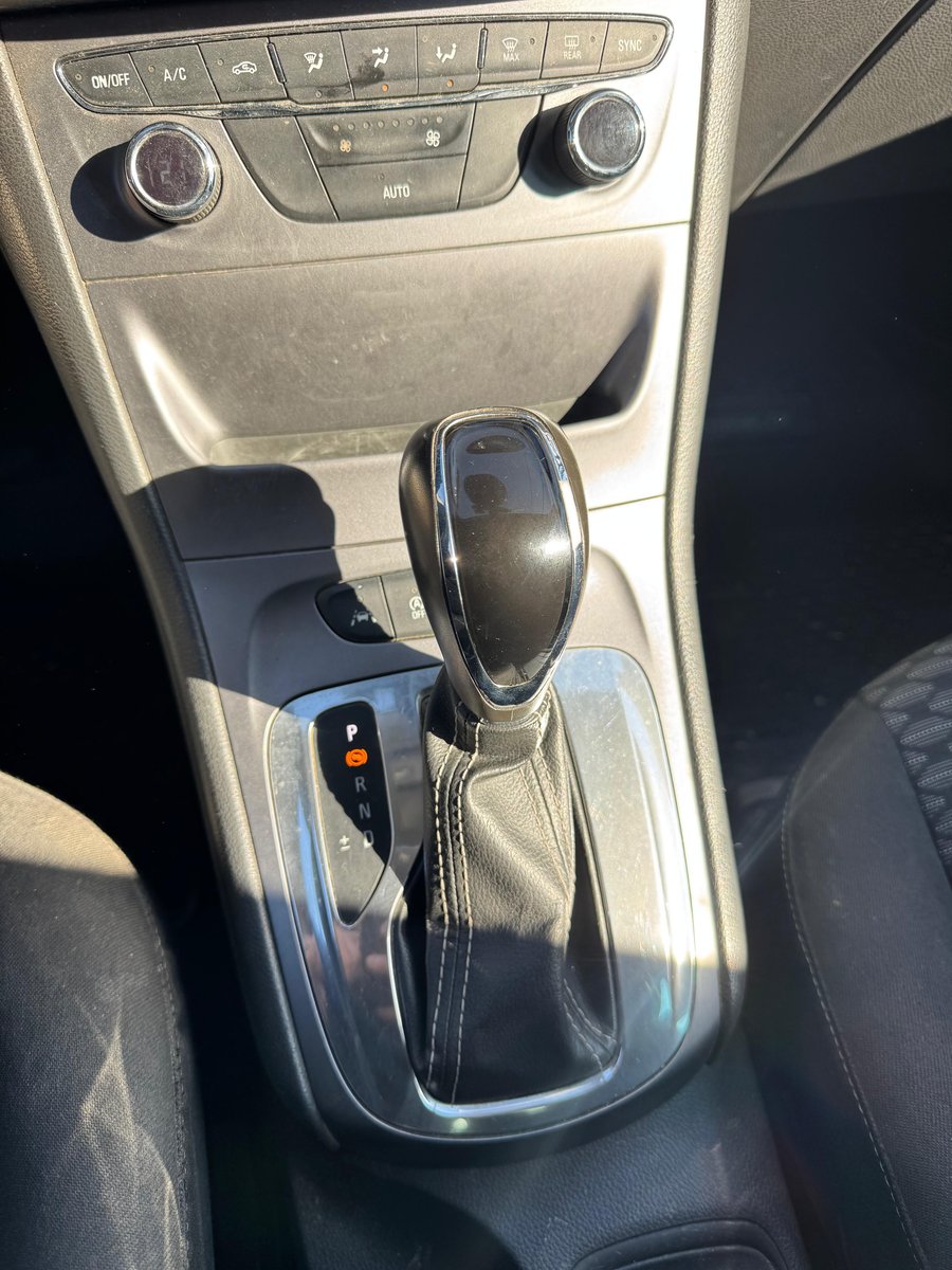 Opel ASTRA 2017 - Imagen 8 de 11