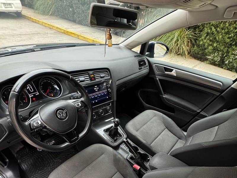 Volkswagen GOLF 2019 - Imagen 8 de 9