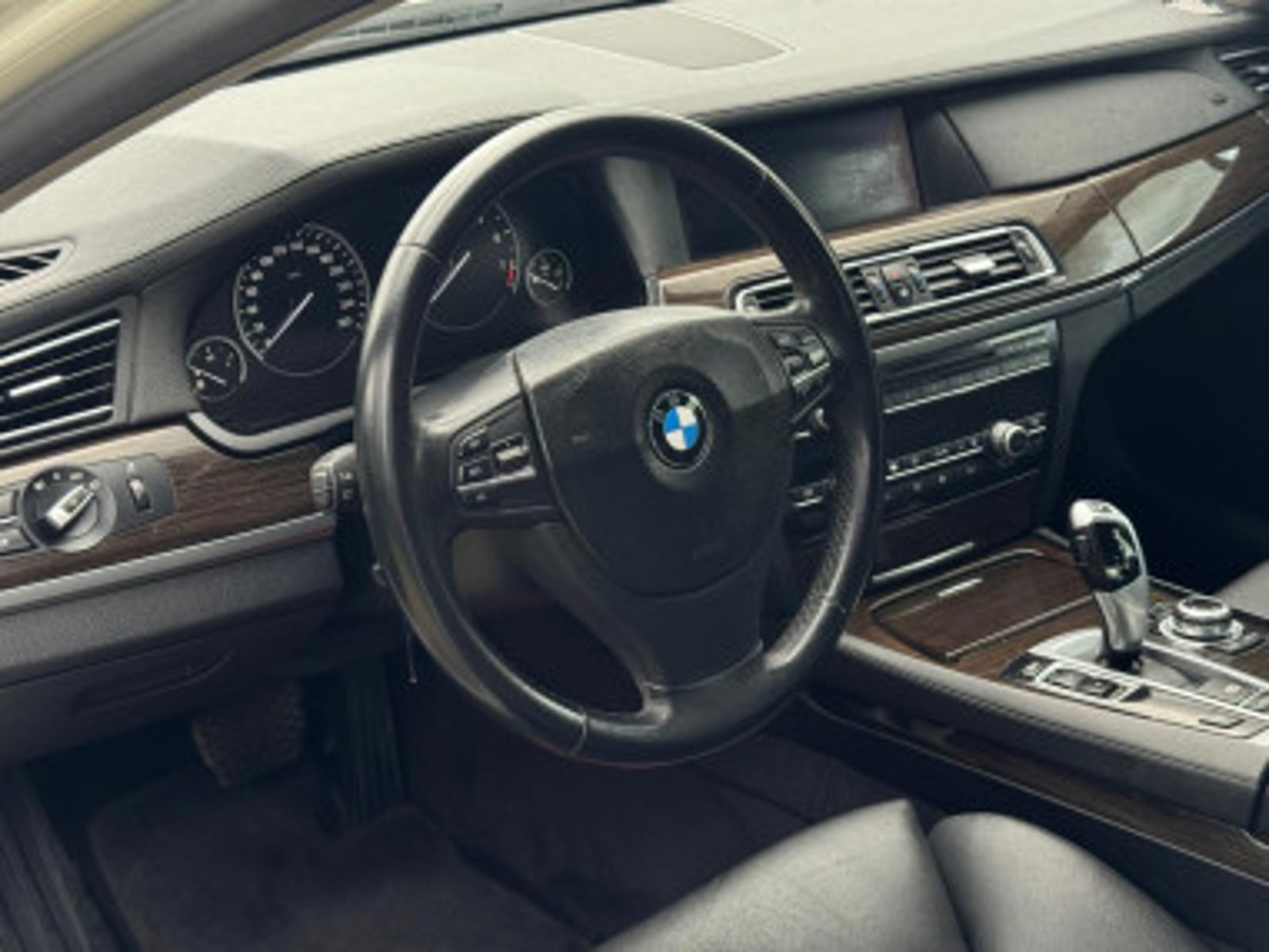 BMW 740I 2010 - Imagen 10 de 20