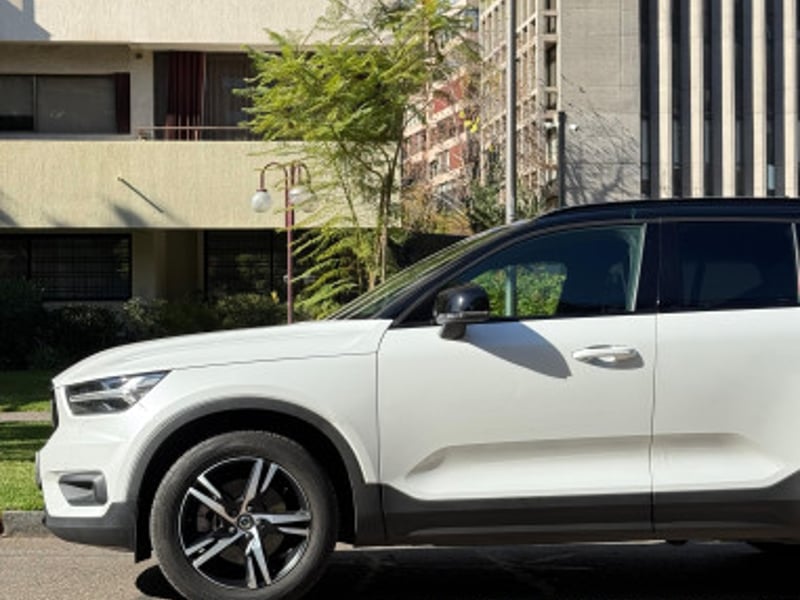 Volvo XC40 2020 - Imagen 4 de 13