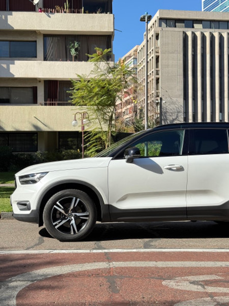 Volvo XC40 2020 - Imagen 4 de 13