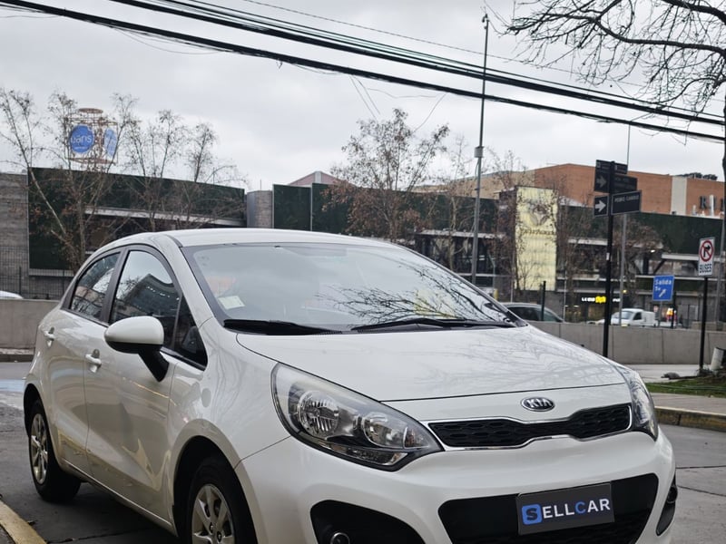 Kia RIO 5 2014 - Imagen 3 de 9