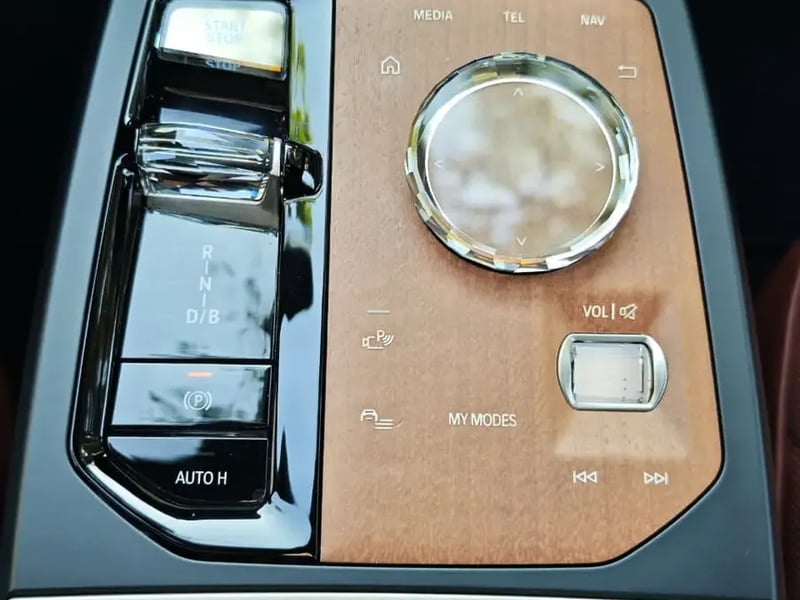 BMW IX 2023 - Imagen 15 de 20
