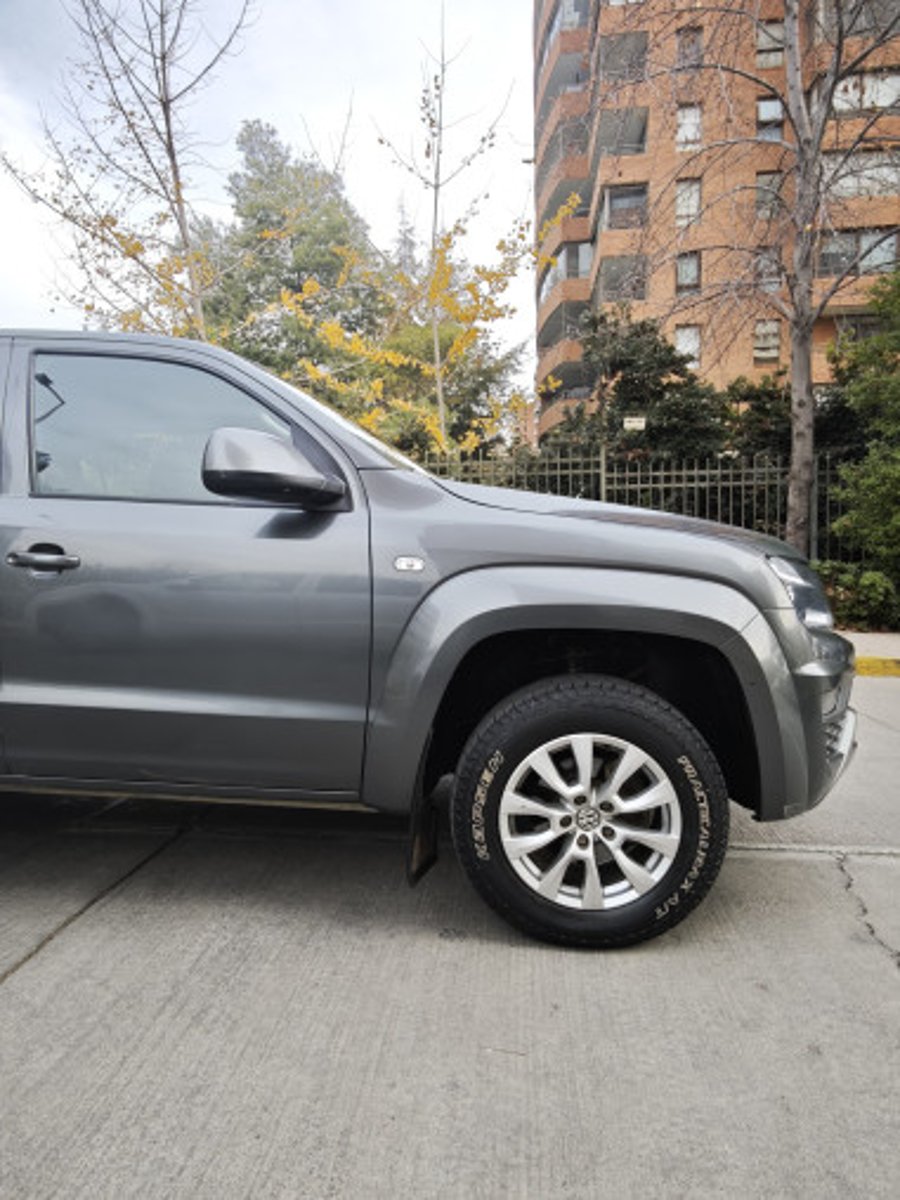 Volkswagen AMAROK TRENDLINE 4X4 2023 - Imagen 5 de 13