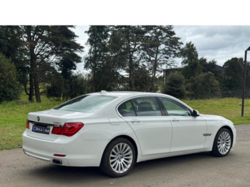 BMW 740I 2010 - Imagen 4 de 20