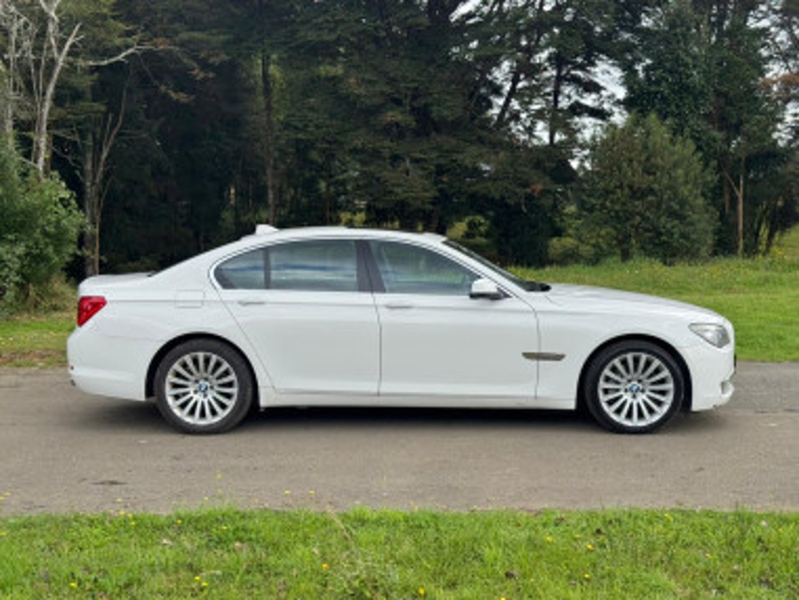 BMW 740I 2010 - Imagen 8 de 20