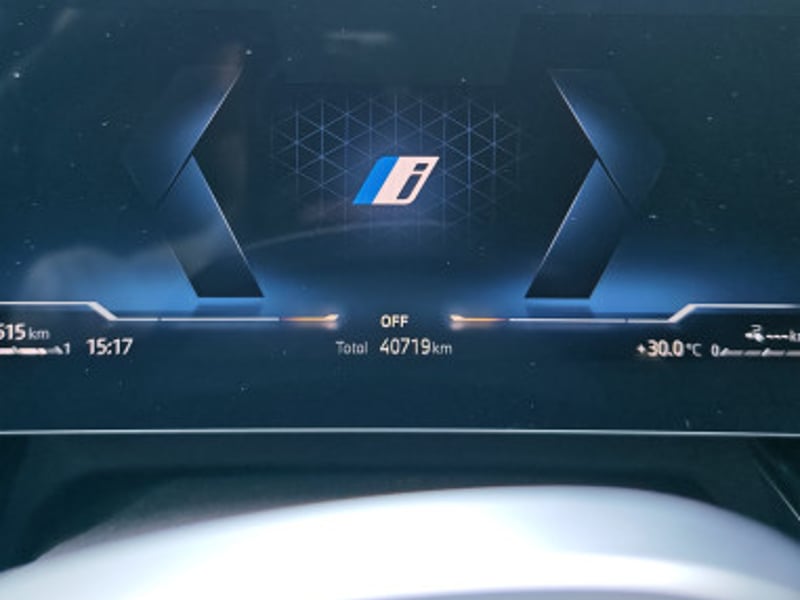 BMW X1 XDRIVE 25 E COMFORT 2023 - Imagen 9 de 14