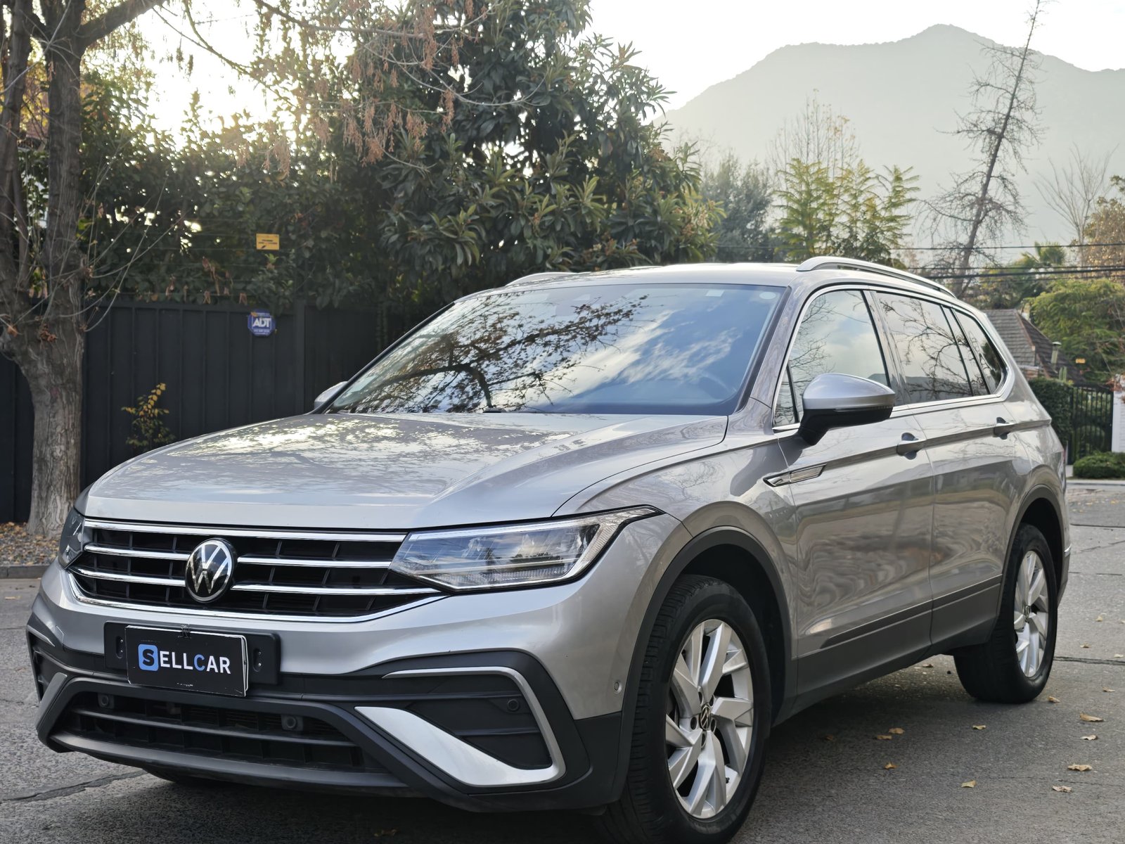 Volkswagen TIGUAN 2023 - Foto 2 de 17