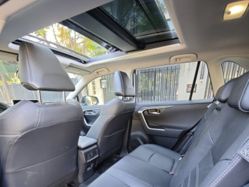 Toyota RAV4 2025 - Imagen 10 de 14