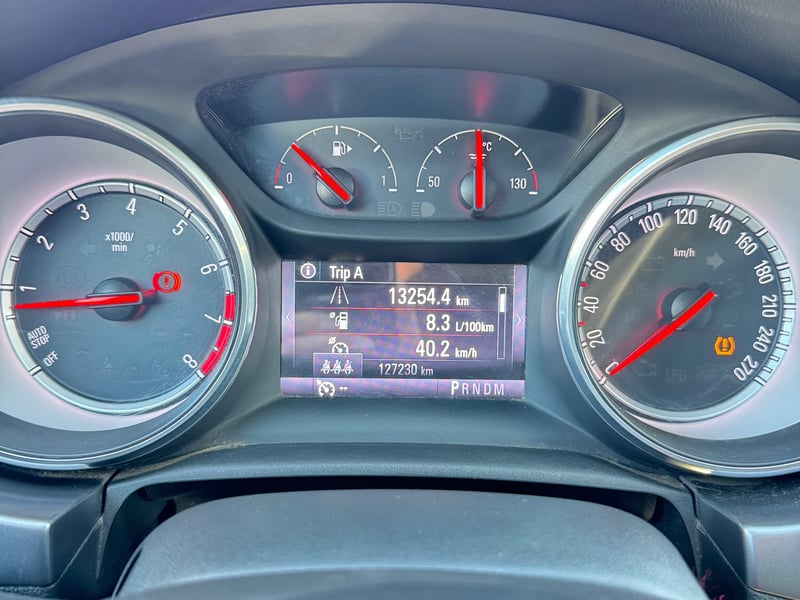 Opel ASTRA 2017 - Imagen 9 de 11