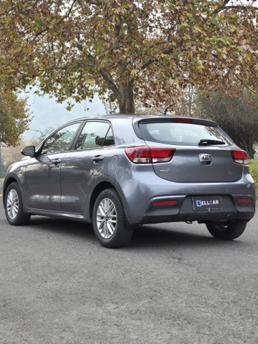 Kia Rio 5 2019 - Imagen 6 de 15