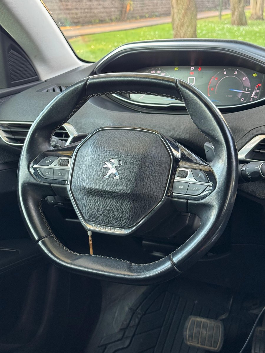 Peugeot 3008 2022 - Imagen 13 de 17
